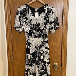 H&M women’s tailoring black and white flowered dress